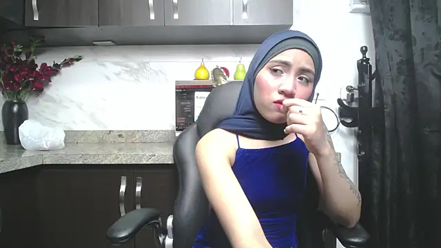 Neesha   online show from November 2025 12:05:02 PM