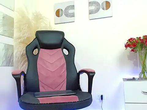 mathewv  online show from October 2025 01:39:01 AM