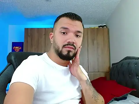 mathewv  online show from November 2025 02:25:01 AM