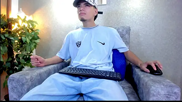 Snapshot of Axelwiliams chatting on October 2025 06:07:01 PM Axelwiliams online show from October 2025 06:07:01 PM