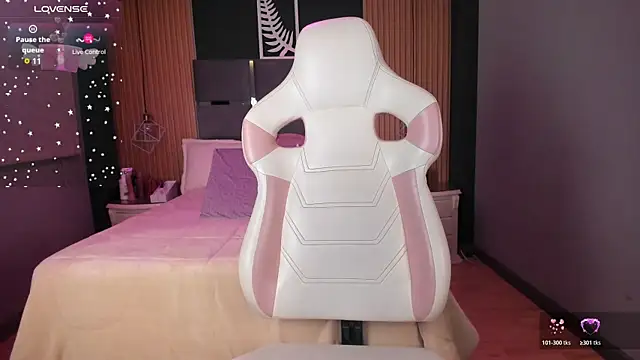 Emily Roberts9 online show from October 2025 11:22:01 AM