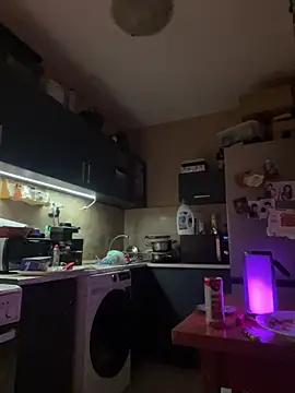 tompet2122 online show from April 2026 11:57:01 PM