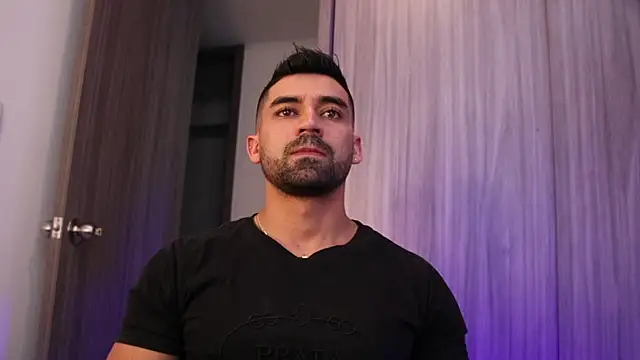 SOY MIKE online show from November 2025 11:32:02 PM