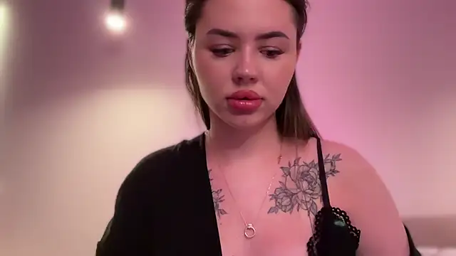 Snapshot of AlmaryKim chatting on September 2025 08:01:01 PM AlmaryKim online show from September 2025 08:01:01 PM