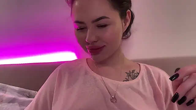 Snapshot of AlmaryKim chatting on September 2025 08:25:01 PM AlmaryKim online show from September 2025 08:25:01 PM