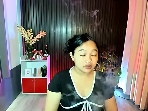 Snapshot of UrFavouriteCravings chatting on November 2025 12:13:02 AM UrFavouriteCravings online show from November 2025 12:13:02 AM