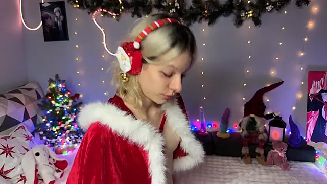 Snapshot of FentyJane chatting on December 2025 05:42:02 PM FentyJane online show from December 2025 05:42:02 PM