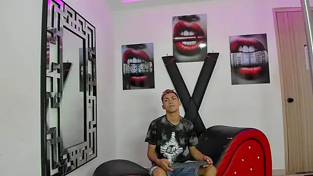 VERY HOT GUYS online show from November 2025 01:13:01 PM