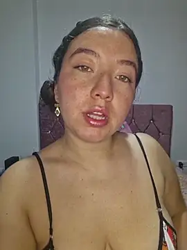 annyaparis online show from December 2025 11:10:01 PM