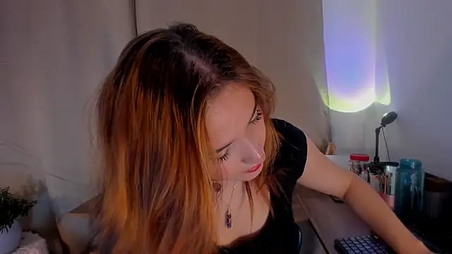 Snapshot of AmaruBloom chatting on February 2026 05:13:02 AM AmaruBloom online show from February 2026 05:13:02 AM