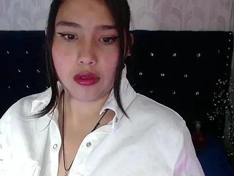 Lovingmoraxx online show from October 2025 02:40:01 PM