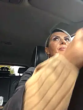 Snapshot of KirraWhite chatting on October 2025 06:52:02 AM KirraWhite online show from October 2025 06:52:02 AM