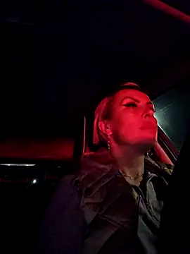 Snapshot of KirraWhite chatting on November 2025 07:37:01 PM KirraWhite online show from November 2025 07:37:01 PM