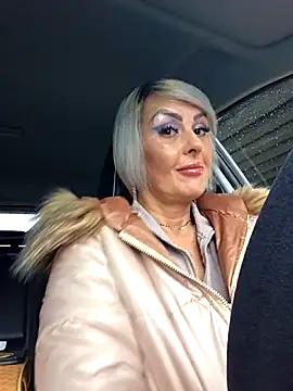 Snapshot of KirraWhite chatting on November 2025 06:23:02 AM KirraWhite online show from November 2025 06:23:02 AM