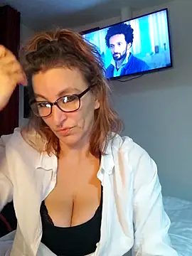 Fifi83Bell online show from December 2025 02:55:01 PM