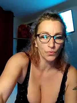 Fifi83Bell online show from December 2025 06:47:01 PM