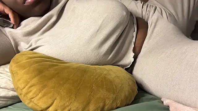 nanaisbackk online show from October 2025 07:56:01 AM