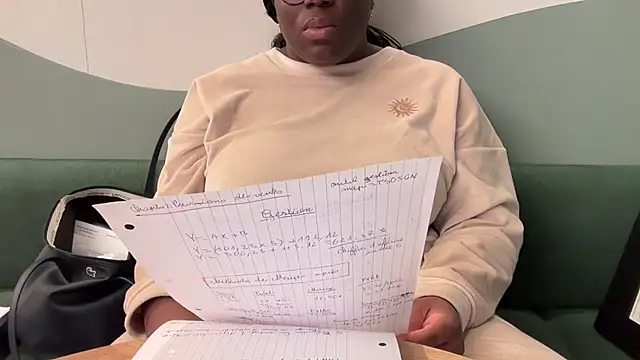 nanaisbackk online show from December 2025 07:35:01 AM