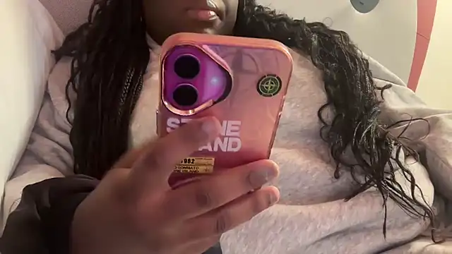 nanaisbackk online show from December 2025 10:01:01 AM