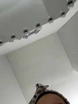 Victoria6989 online show from December 2025 10:53:01 AM