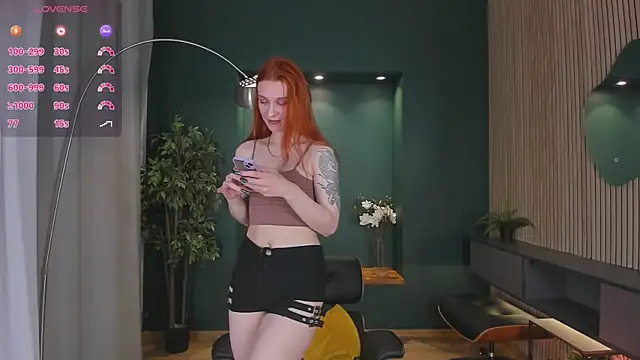 Snapshot of PollyMayer chatting on July 2026 08:46:01 PM PollyMayer online show from July 2026 08:46:01 PM