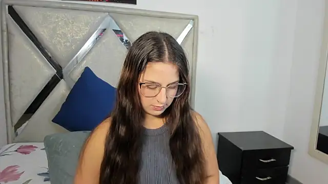 Snapshot of mia_fox4 chatting on November 2025 01:35:02 PM mia fox4 online show from November 2025 01:35:02 PM