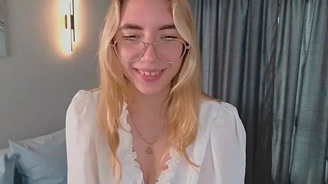 Snapshot of KatherineWill chatting on October 2025 12:16:01 PM KatherineWill online show from October 2025 12:16:01 PM