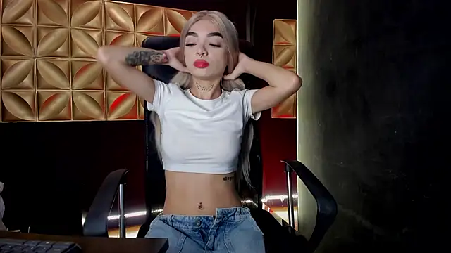 scarlettvelvet  online show from November 2025 12:26:01 PM