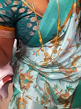 Snapshot of Tamil_Ammani chatting on January 2026 10:51:02 AM Tamil Ammani online show from January 2026 10:51:02 AM