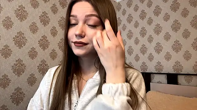 KissMeViolet online show from October 2025 04:51:02 AM