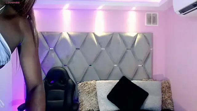 Miranda Collins online show from November 2025 11:32:01 AM