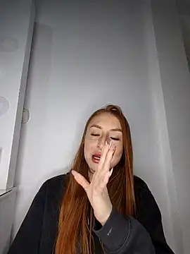 Snapshot of Bennuluspeach_ chatting on November 2025 07:38:01 PM Bennuluspeach online show from November 2025 07:38:01 PM