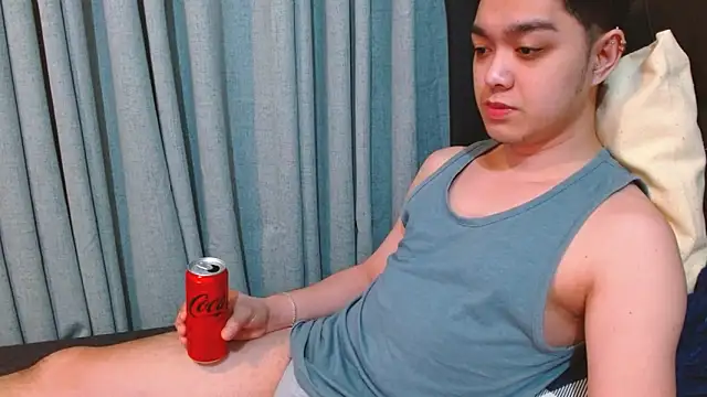 Snapshot of JayKarLo chatting on December 2025 10:46:02 AM JayKarLo online show from December 2025 10:46:02 AM