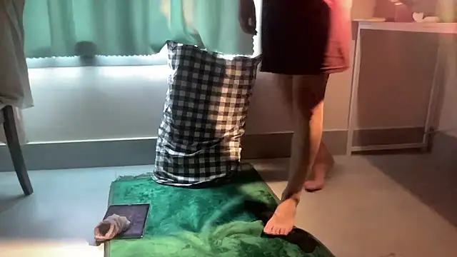 yewuzhibb online show from October 2025 07:05:02 AM