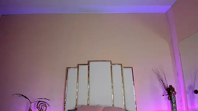 Snapshot of AnnaSwift_ chatting on November 2025 04:01:02 AM AnnaSwift online show from November 2025 04:01:02 AM