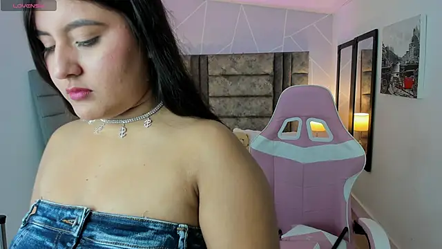 Snapshot of AnnaSwift_ chatting on November 2025 03:31:02 AM AnnaSwift online show from November 2025 03:31:02 AM