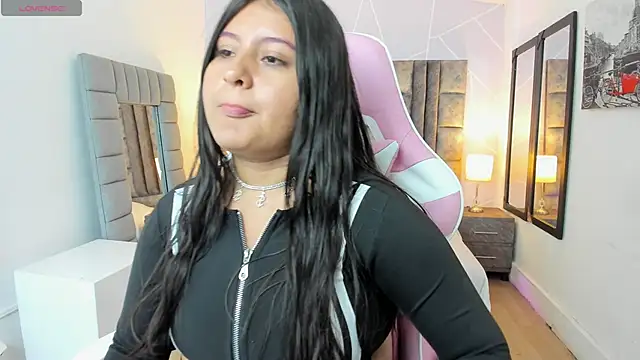 Snapshot of AnnaSwift_ chatting on December 2025 04:18:02 AM AnnaSwift online show from December 2025 04:18:02 AM