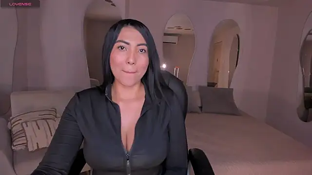 Snapshot of NatalieLewis chatting on June 2026 12:11:01 PM NatalieLewis online show from June 2026 12:11:01 PM