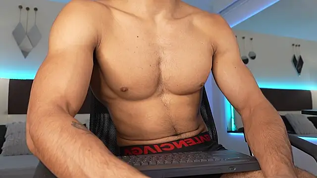 DanteeStone online show from December 2025 09:00:01 PM