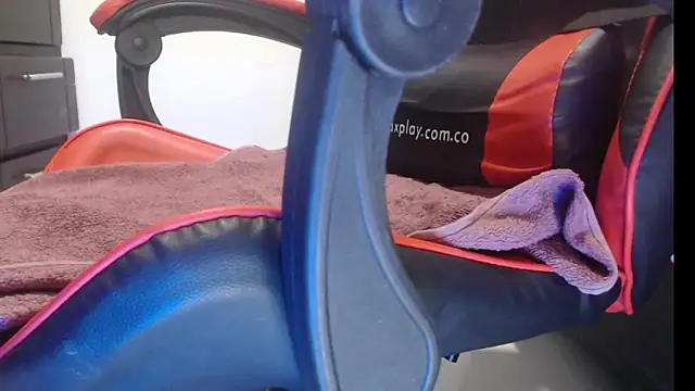 Snapshot of emily_sexxx chatting on November 2025 07:51:02 AM emily sexxx online show from November 2025 07:51:02 AM