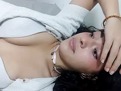 Snapshot of JuliethaFox chatting on May 2026 07:34:02 PM JuliethaFox online show from May 2026 07:34:02 PM