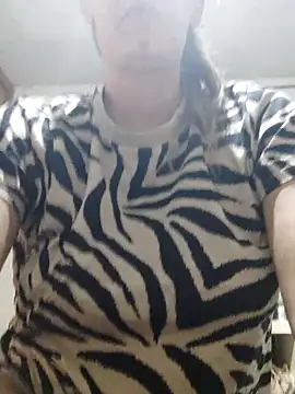 Snapshot of DiosesEdem13 chatting on October 2025 09:04:01 PM DiosesEdem13 online show from October 2025 09:04:01 PM