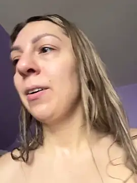 Snapshot of AmberLustXXX chatting on November 2025 05:39:01 PM AmberLustXXX online show from November 2025 05:39:01 PM