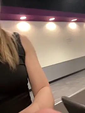 AmberLustXXX online show from April 2026 02:42:02 AM