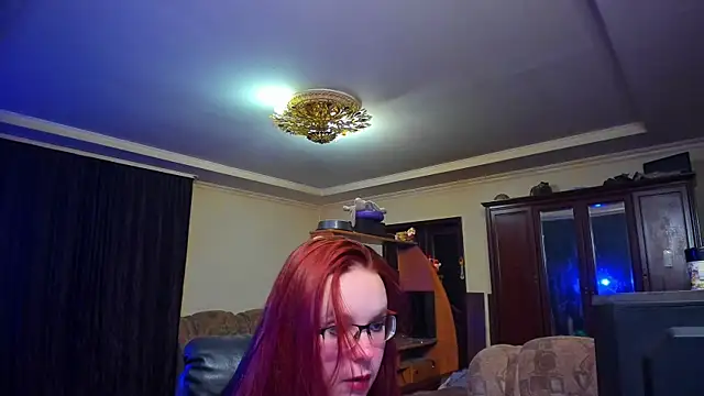 JustFoxyee online show from October 2025 08:07:01 PM