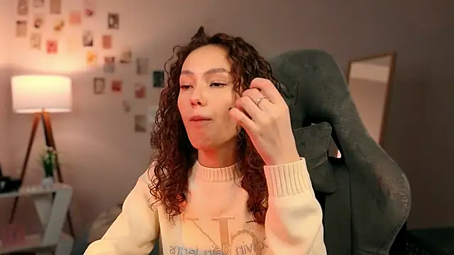 branchwithflowerss online show from October 2025 01:01:01 PM