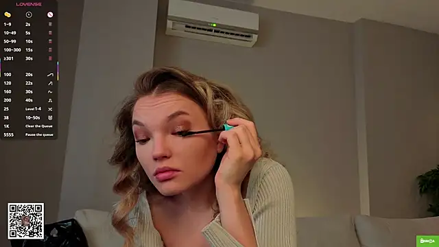 JulieLupo online show from January 2026 06:06:02 AM