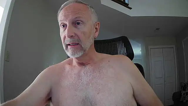 Snapshot of ApolloThrust chatting on October 2025 05:33:02 PM ApolloThrust online show from October 2025 05:33:02 PM