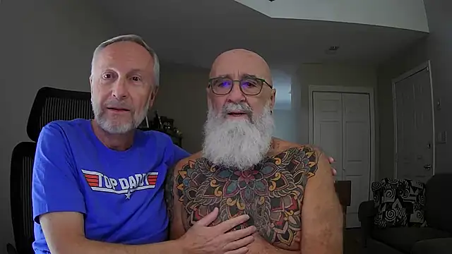 Snapshot of ApolloThrust chatting on October 2025 07:36:02 PM ApolloThrust online show from October 2025 07:36:02 PM