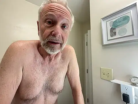 Snapshot of ApolloThrust chatting on December 2025 01:05:01 PM ApolloThrust online show from December 2025 01:05:01 PM